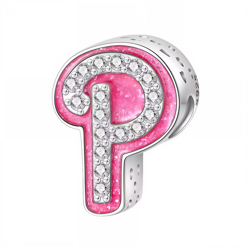Ce charm alphabétique distinctif révèle la lettre « P » élancée en ruban rose pétillant texturé, ornée de strass blancs étincelants sur la boucle ronde et la tige verticale pour un équilibre diamanté gracieux. La forme 3D élancée avec perforations subtiles confère fluidité et chic au design ludique. Symbole d’initiale sophistiquée et vive, il embellit les bracelets d’une aura féminine rayonnante.

Caractéristiques :
Matière : Argent 925 (S925) avec émail rose scintillant et strass blancs.
Design : Lettre « 