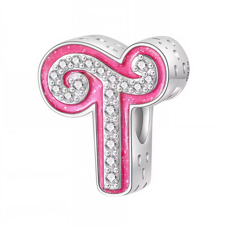 Ce charm alphabétique audacieux présente la lettre « T » structurée en ruban rose éclatant texturé, sertie de strass blancs étincelants sur la barre supérieure courbée et la tige verticale pour un éclat diamanté affirmé. La forme 3D robuste avec perforations texturées apporte stabilité et panache au design vibrant. Symbole d’initiale forte et trendy, il renforce les bracelets d’une présence féminine marquante.

Caractéristiques :

Matière : Argent 925 (S925) avec émail rose scintillant et strass blancs.
Des