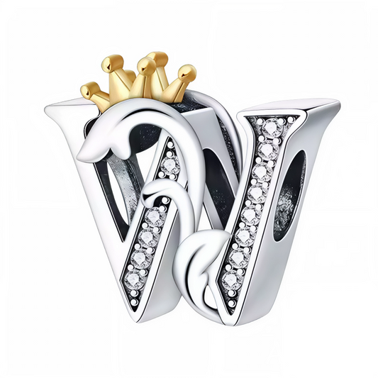 Affirmez votre style avec ce charm en forme de lettre "W", finement travaillé en argent 925 et surmonté d’une élégante couronne couleur or. Symbole de distinction et de personnalité, ce bijou apporte une touche royale à votre bracelet. Parfait pour offrir ou pour personnaliser votre propre création, il allie raffinement, durabilité et originalité.
