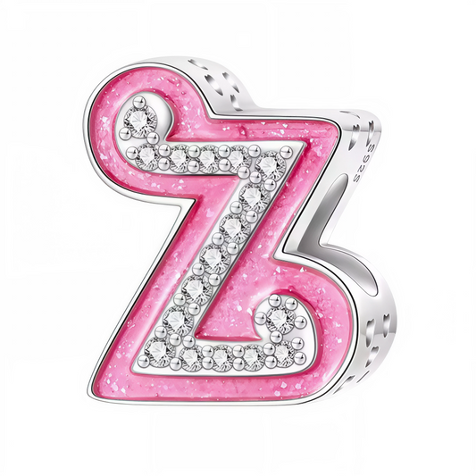 Apportez une touche glamour et fun à votre bracelet avec ce charm en forme de lettre "Z", réalisé en argent 925 avec une finition rose brillante et orné de strass blancs scintillants. Un bijou tendance et pétillant, parfait pour afficher un style unique inspiré de l’univers Barbie, ou offrir un cadeau chic et coloré à un être cher.