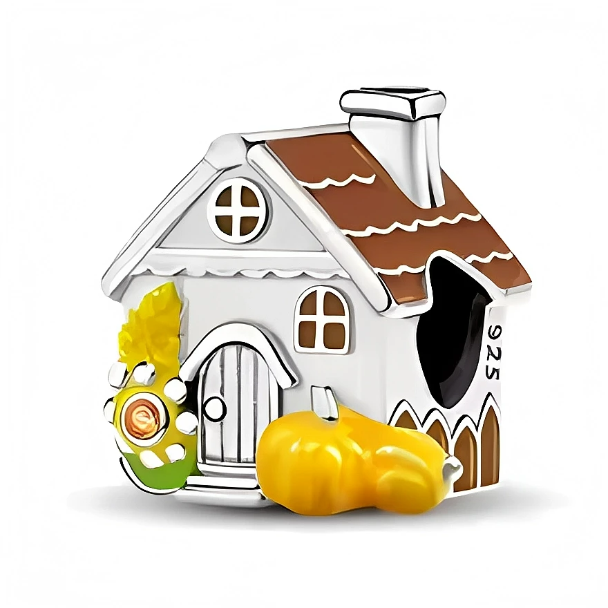 Ce charm en argent 925 représente une petite maison blanche au toit brun, inspirée des cottages de campagne, avec porte et fenêtres arrondies qui lui donnent un air accueillant. Devant la façade, une citrouille jaune et un épi de maïs décoré d’une feuille dorée évoquent pleinement la saison des récoltes et les soirées cosy d’automne.

Caractéristiques :

- Matière : Argent 925 avec émaux brun, jaune, vert et blanc.
- Design : Maison de campagne avec toit en tuiles, citrouille et épi de maïs en relief.
- Col