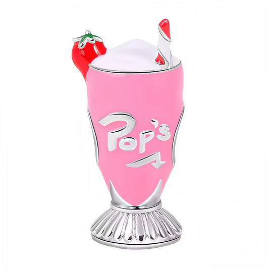 Plongez dans l’ambiance rétro des diners américains avec ce charm en forme de milkshake rose ! Réalisé en Argent 925 (S925), il représente un verre à pied stylisé, surmonté de chantilly blanche, d’une fraise rouge et d’une paille rayée. L’inscription “Pop’s” en relief rappelle l’esprit vintage, fun et gourmand des années 50. Un bijou parfait pour les fans de boissons sucrées, de culture pop et de bracelets à charms originaux.