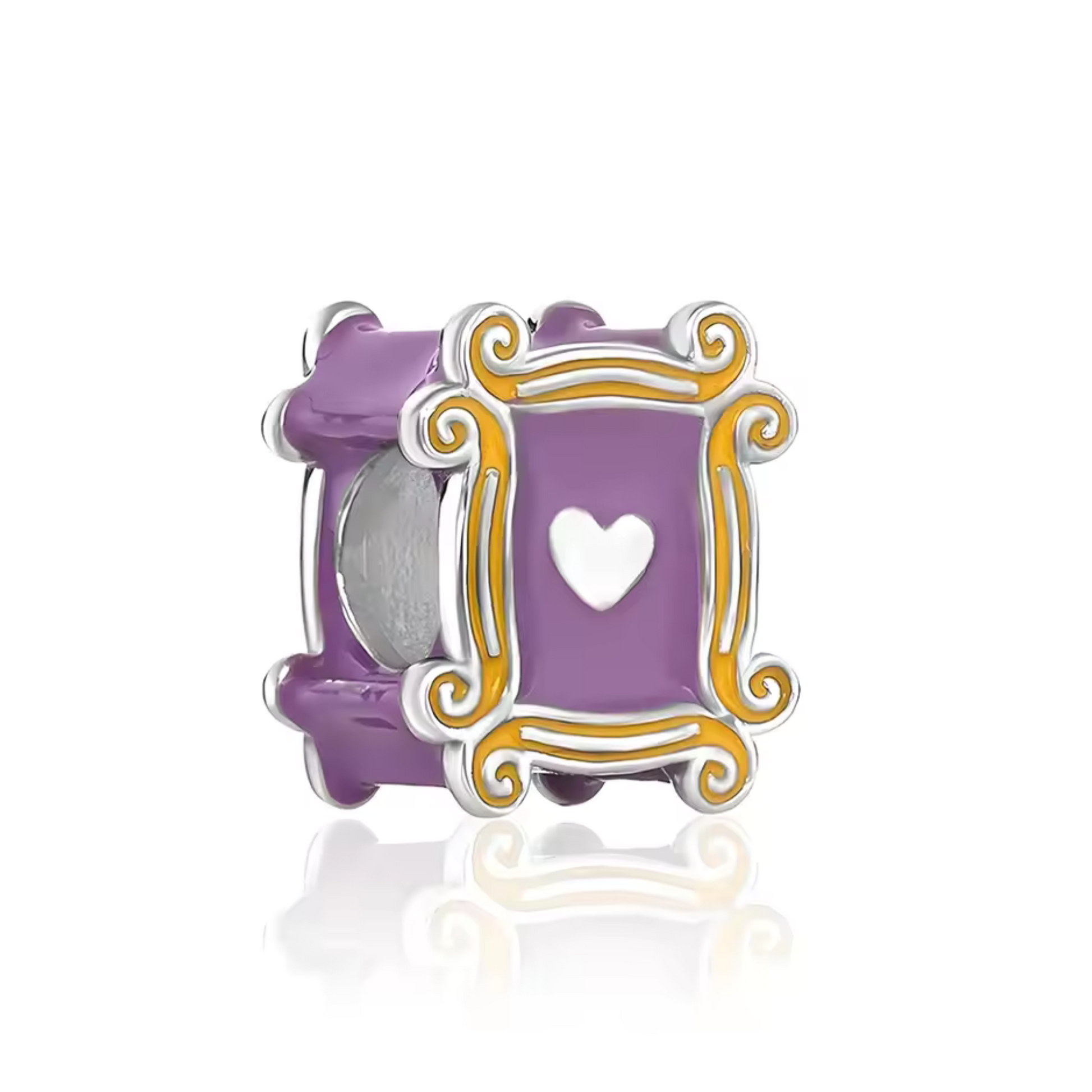 Revivez les moments emblématiques de Friends avec ce charm inspiré du célèbre porte-judas. Conçu en argent sterling S925, ce charm capture l'essence du porte-jupon des personnages de la série, apportant une touche de nostalgie à votre collection.