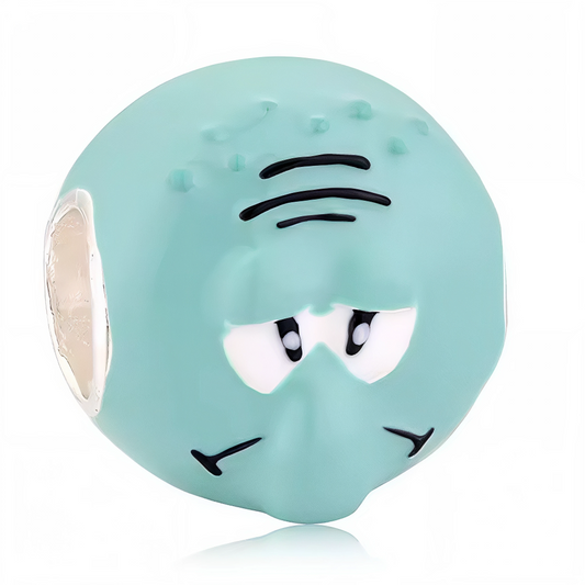 Ajoutez une touche d’originalité à votre collection avec ce charm en argent 925 représentant Carlo Tentacule (Squidward) dans un design rond élégant. Avec son air blasé et son style minimaliste, ce bijou est parfait pour les fans de Bob l’Éponge qui apprécient le côté grincheux mais attachant de Carlo.