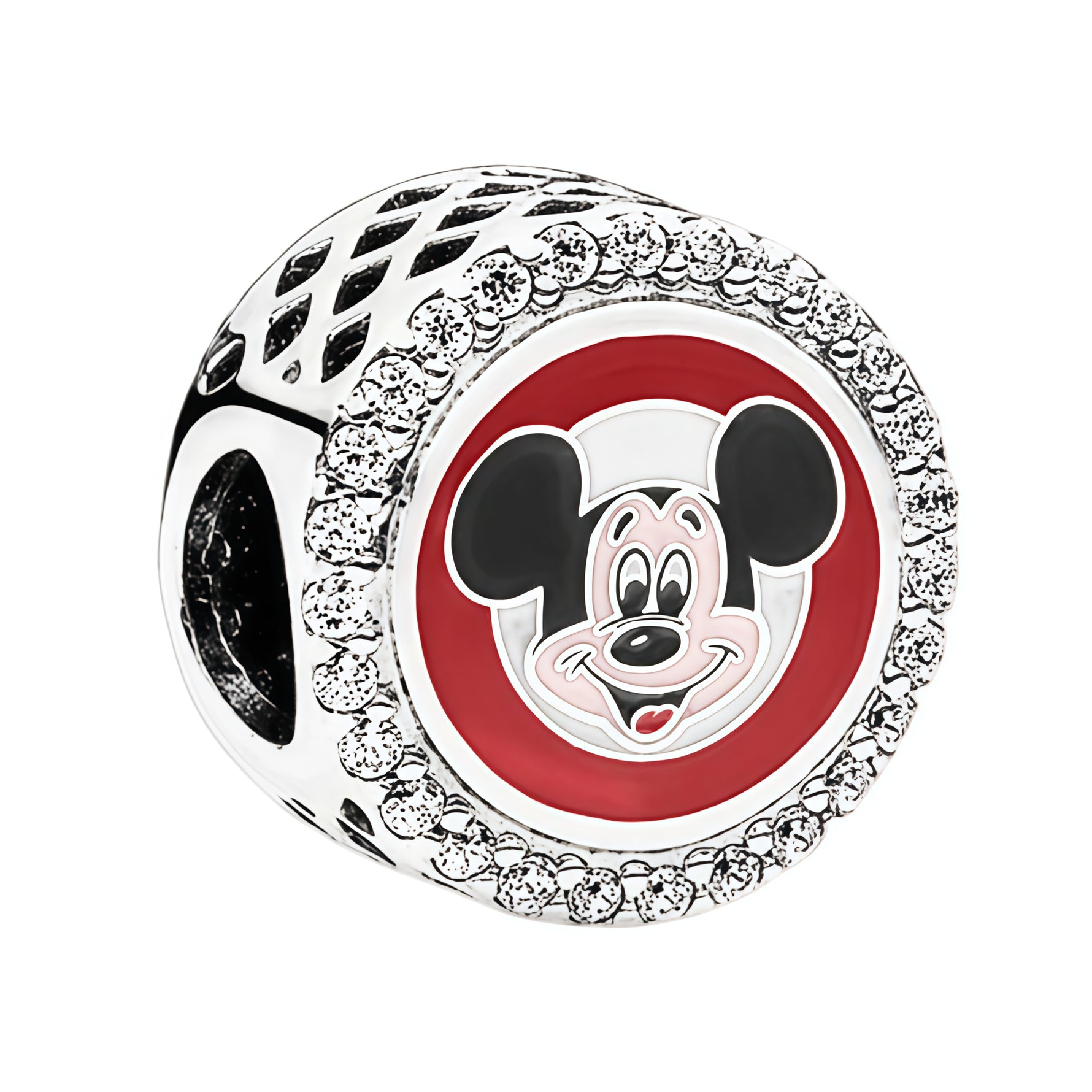 Apporte une touche emblématique et intemporelle à ton bracelet avec ce charm rond Mickey. Inspiré de l’univers Disney, ce bijou en argent 925 met en valeur Mickey dans un design rond élégant, avec des détails soignés qui rappellent toute la magie du personnage. Un charm original et lumineux, parfait pour les fans de Disney et des pièces pleines de nostalgie.

Caractéristiques :

- Matière : Argent 925 avec détails émaillés.
- Design : Mickey dans un format rond avec finitions soignées.
- Dimensions : Taille