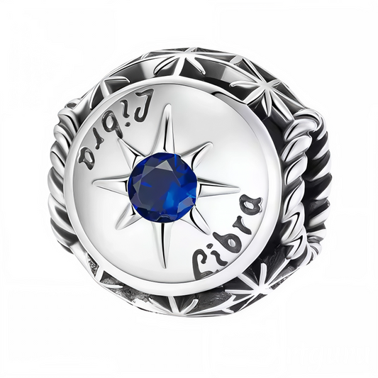 Affichez fièrement votre signe astrologique avec ce charm rond élégant, représentant la Balance. Orné d’une perle bleue délicate au centre, ce bijou en argent 925 allie symbolisme et raffinement. Parfait pour personnaliser votre bracelet ou offrir un cadeau unique à un passionné d’astrologie.