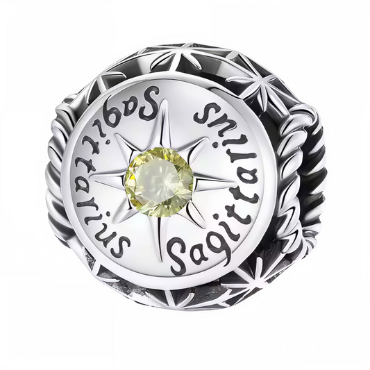 Exprimez l’esprit libre et optimiste du Sagittaire avec ce charm rond orné d’une pierre jaune clair éclatante au centre. Confectionné en argent 925, ce bijou allie élégance et symbolisme, idéal pour personnaliser votre bracelet ou offrir un cadeau unique à un passionné d’astrologie.