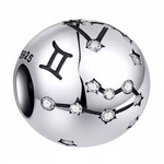 Célébrez la dualité et l’esprit vif des Gémeaux avec ce charm rond en argent 925, finement gravé de la constellation du signe. Ce bijou élégant et symbolique est parfait pour personnaliser votre bracelet ou offrir un cadeau unique à un passionné d’astrologie.