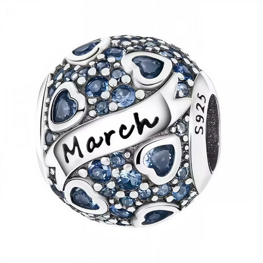 Célébrez votre mois de naissance avec élégance grâce à ce charm rond, orné de strass bleues éclatants, symbole de mars. Réalisé en argent 925, ce bijou délicat et raffiné est parfait pour personnaliser votre bracelet ou offrir un cadeau significatif à une personne chère née en mars.