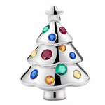 Ajoutez un esprit festif à votre collection avec ce charm en Argent 925 représentant un sapin de Noël orné de strass scintillants. Un bijou plein de magie et d’élégance, parfait pour célébrer la période des fêtes.