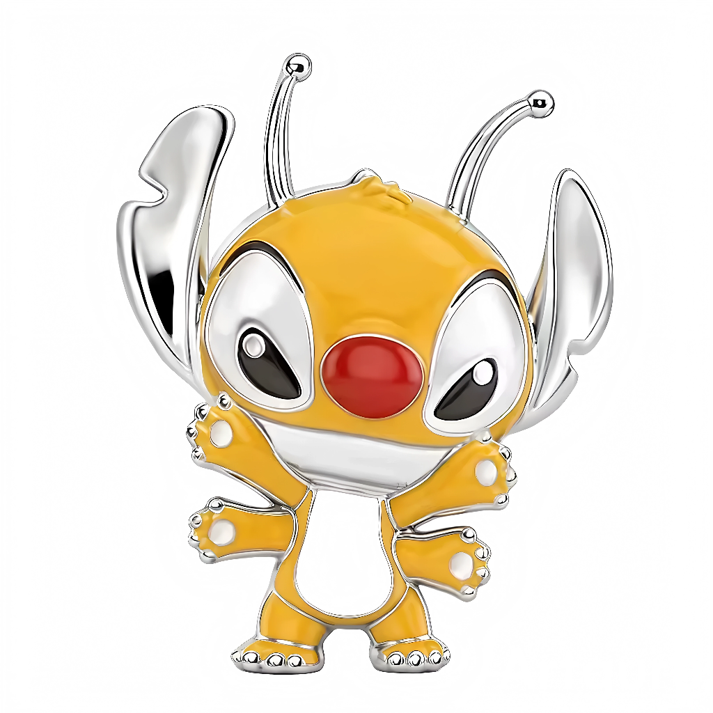 Ce charm capture Sparky, le génie de l’électricité, dans un style chibi éclatant: corps jaune brillant, grands yeux malicieux, antennes métalliques et nez rouge iconique. Les six petites pattes détaillées et les oreilles argent polies ajoutent du relief, tandis que la forme traversante assure une glisse parfaite. Idéal pour composer une équipe d’expériences avec Stitch et Angel, ou pour un thème pop et coloré.