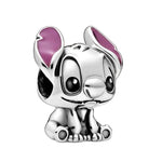 Apporte une touche malicieuse et attachante à ton bracelet avec ce charm Stitch argenté. Inspiré de l’univers Disney, ce bijou en argent 925 met en valeur Stitch avec ses détails soignés et son charme espiègle. Un accessoire original et plein de caractère, parfait pour les fans de Lilo et Stitch et des bijoux symboliques.

Caractéristiques :

- Matière : Argent 925.
- Design : Stitch argenté avec finitions soignées.
- Dimensions : Taille délicate et confortable à porter.
- Style : Bijou Disney, raffiné et o