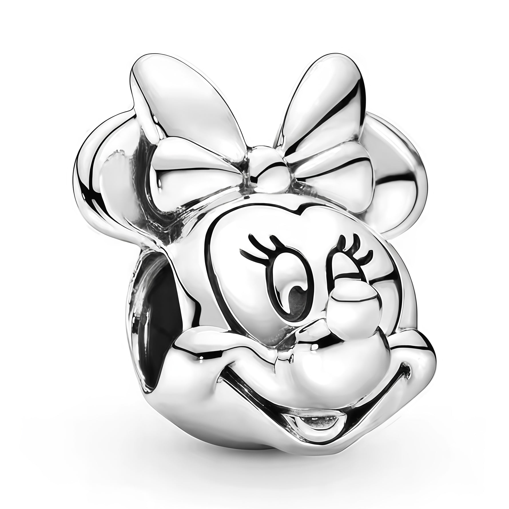 Apporte une touche Disney douce et iconique à ton bracelet avec ce charm tête Minnie argenté. Inspiré du célèbre personnage, ce bijou met en valeur le visage emblématique de Minnie avec un design fin, élégant et plein de charme. Un accessoire intemporel, parfait pour les fans de Disney et les pièces mignonnes et raffinées.

Caractéristiques :

- Matière : Argent 925.
- Design : Tête de Minnie en version charm, avec détails délicats.
- Dimensions : Taille confortable et facile à porter.
- Style : Bijou Disne