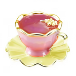 Ce charm pendentif en argent 925 avec finition or rose illustre une tasse à thé rose festonnée remplie de liquide violet bulleux, surmontée de fleurs perlées blanches, posée sur une soucoupe jaune ondulée pour un charme gourmand et vintage. Les contours dorés brillants capturent un éclat luxueux et joyeux.

Caractéristiques :

Matière : Argent 925 (S925)
Design : Tasse rose émaillée violette pétillante avec perles fleurs, soucoupe jaune festonnée, suspendue à une bélière raffinée.
Style : Féminin et rétro, 