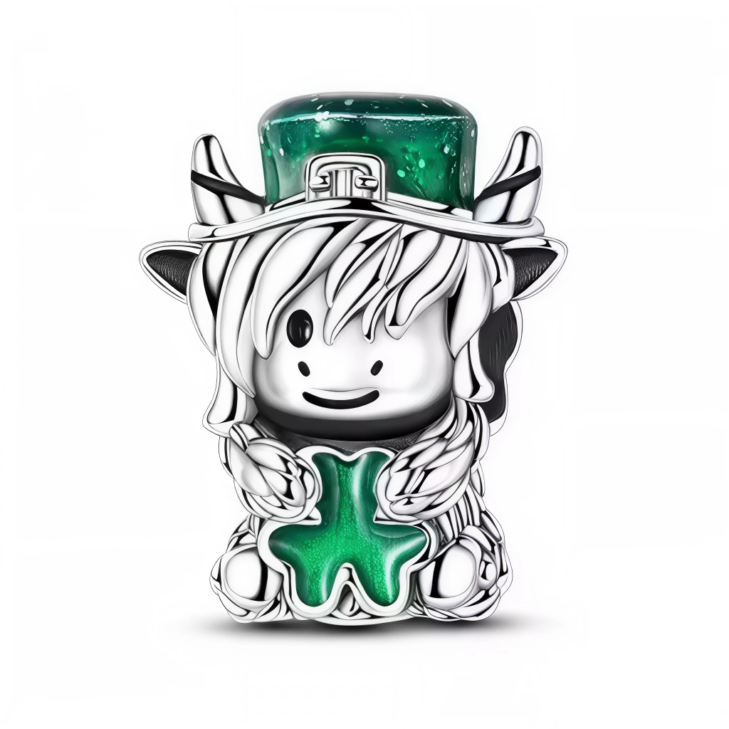 Ce charm craquant met en scène une petite vache highland stylisée, coiffée d’un haut‑de‑forme vert pailleté de style St‑Patrick avec boucle gravée, et entourée d’une longue frange sculptée. Dans ses sabots, elle serre un grand trèfle vert émaillé, symbole de chance, qui contraste avec les détails d’argent ciselés de son pelage. Inspiré des célébrations irlandaises, il associe douceur animale et esprit festif pour un bijou porte‑bonheur unique.

Caractéristiques :

Matière : Argent 925 (S925) avec émail vert
