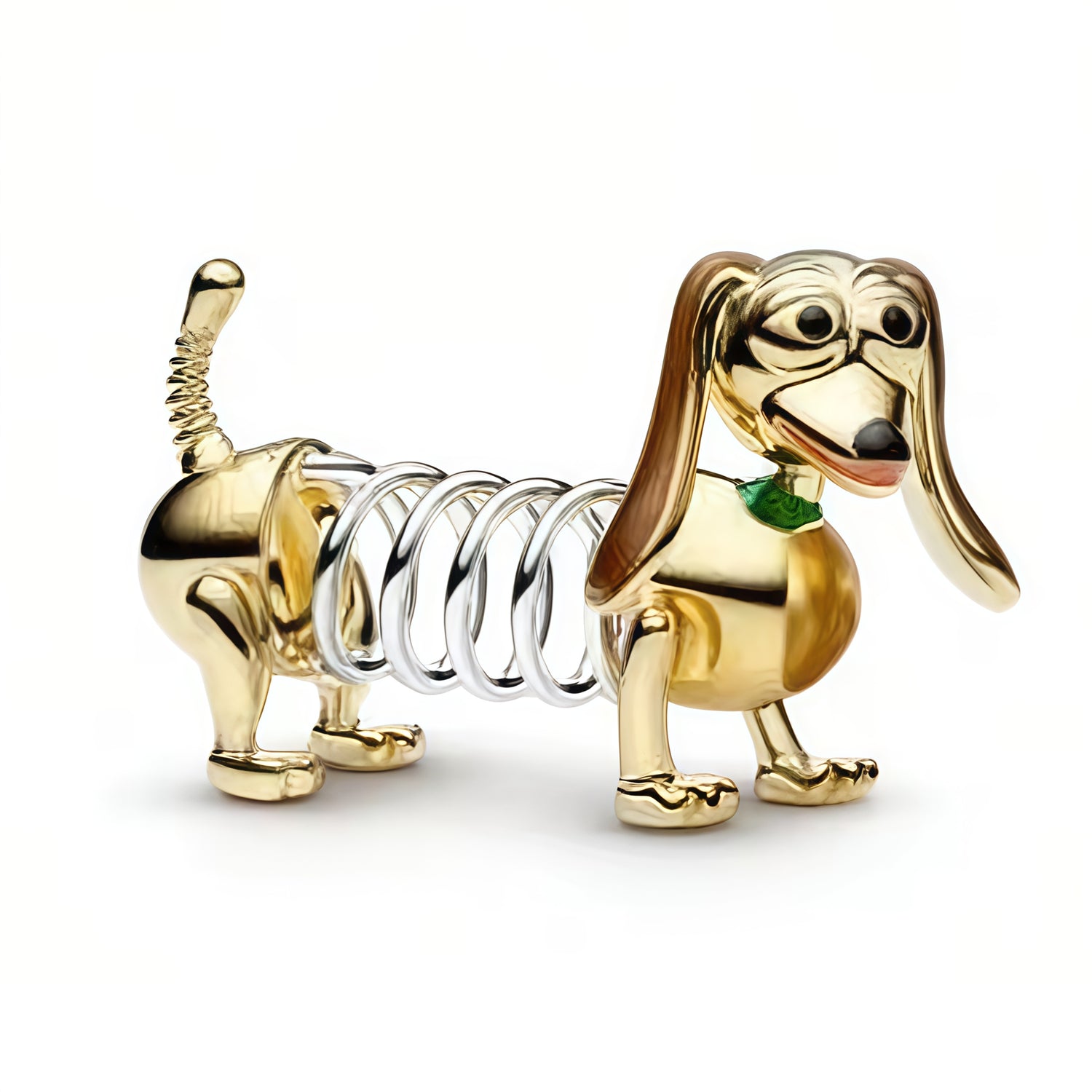 Apporte une touche ludique et originale à ton bracelet avec ce charm inspiré de Zigzag, le célèbre chien à ressort de Toy Story. Son design amusant et reconnaissable évoque l’univers Disney Pixar, l’amitié et l’esprit malicieux du personnage, tout en ajoutant une note unique et pleine de caractère à ta collection. Un bijou adorable et emblématique, parfait pour les fans de Toy Story.

Caractéristiques :
-&nbsp;Matière : Argent 925.
-&nbsp;Design : Zigzag de Toy Story avec finition brillante et détails soign