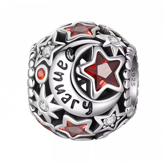 Célébrez le mois de janvier avec ce charm en argent 925 orné de superbes étoiles serties de strass rouges éclatants. Ce bijou raffiné, décoré de détails délicats et de pierres étincelantes, est idéal pour personnaliser votre bracelet et marquer un événement spécial ou un anniversaire en janvier.