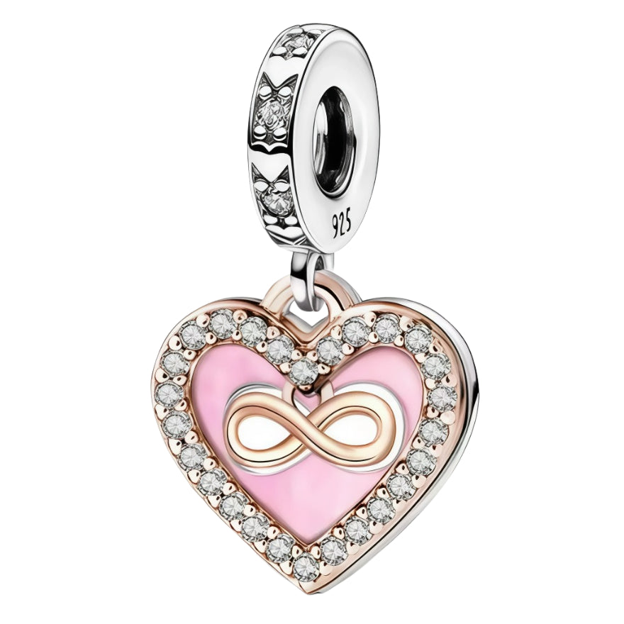 Ajoutez une touche romantique et symbolique à votre bracelet avec le charm Cœur Infini, délicatement façonné en argent 925. Ce bijou associe harmonieusement la forme d’un cœur, symbole d’amour, avec le signe de l’infini, représentant l’éternité. Une pièce parfaite pour exprimer un amour sans fin ou compléter votre collection avec élégance.