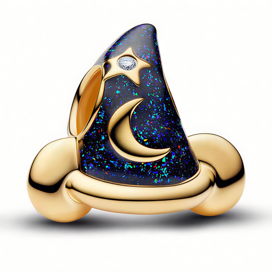 Apportez une touche magique et iconique à votre collection avec ce charm en métal doré, représentant un chapeau de magicien orné des oreilles emblématiques de Mickey. Un bijou ludique et élégant parfait pour sublimer vos bracelets et colliers avec l’esprit Disney.

Caractéristiques
– Matière : Métal doré.
– Design : Chapeau de magicien avec oreilles de Mickey détaillées.
– Coloris : Doré brillant.
– Compatibilité : Convient aux bracelets à charms type Pandora et colliers.
– Style : Magique, ludique et iconi