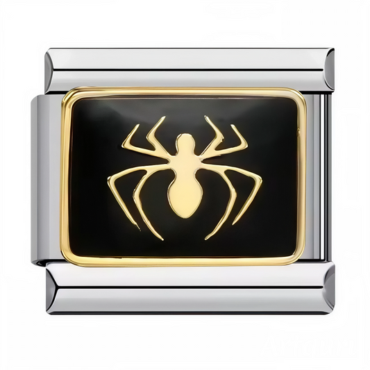 Ce charm italien en acier inoxydable argenté met en avant une araignée dorée sur un fond noir élégant et mystérieux. Avec son design audacieux et ses détails soigneusement réalisés, il apporte une touche originale et intrigante à votre bracelet. Facile à fixer, il s’adapte parfaitement à nos bracelets composés de 17 maillons extensibles et réglables, convenant à toutes les tailles de poignet. Compatible avec tous nos charms italiens, ce bijou est idéal pour personnaliser votre bracelet avec une note sombre 