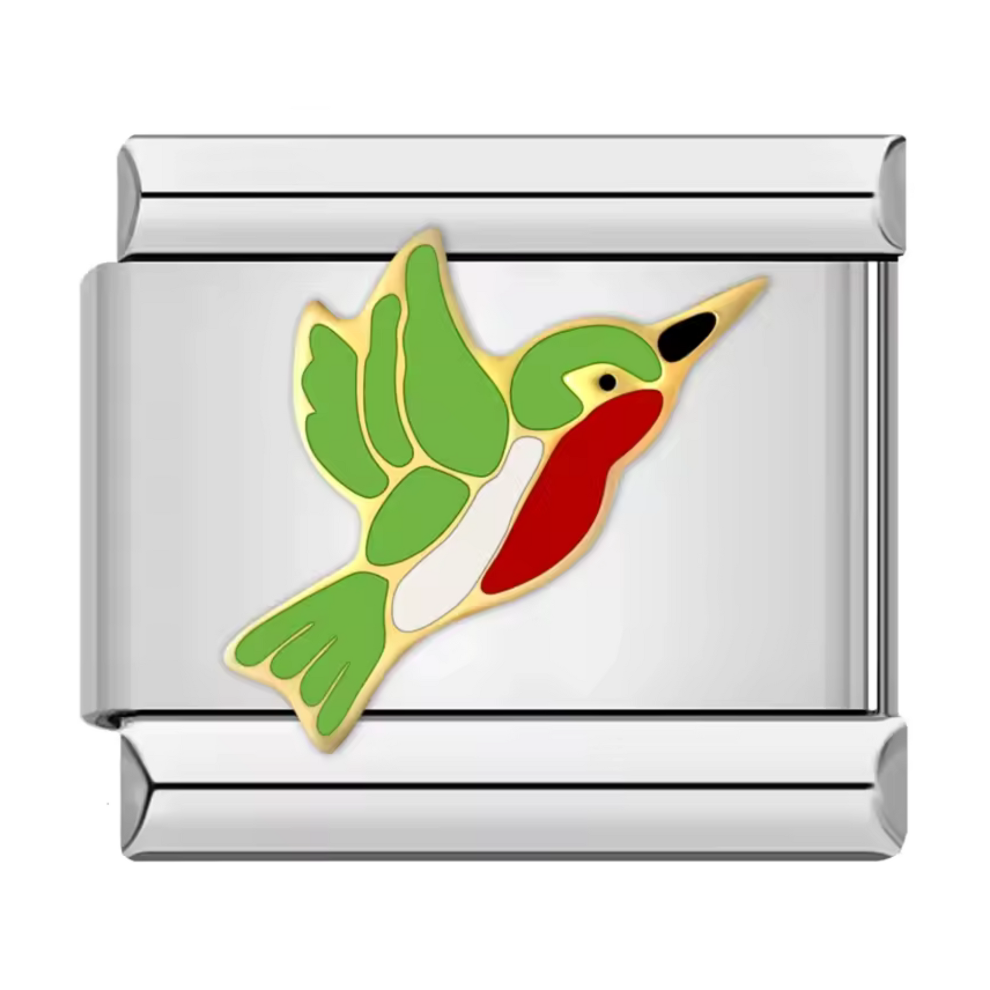 Ce charm italien en acier inoxydable argenté représente un colibri délicatement coloré en vert, symbole de légèreté et de liberté. Son design fin et ses détails soignés apportent une touche de nature et de poésie à votre bracelet. Facile à fixer, il s’adapte parfaitement à nos bracelets composés de 17 maillons extensibles et réglables, convenant à toutes les tailles de poignet. Compatible avec tous nos charms italiens, ce bijou est parfait pour personnaliser votre bracelet avec une note exotique et élégante