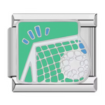 Ce charm italien capture un ballon de football blanc texturé dans un filet vert avec des éclats bleus dynamiques, célébrant la passion du sport et les victoires. Son design vif et texturé en fait un bijou idéal pour les fans de foot sur un bracelet à charms italien.