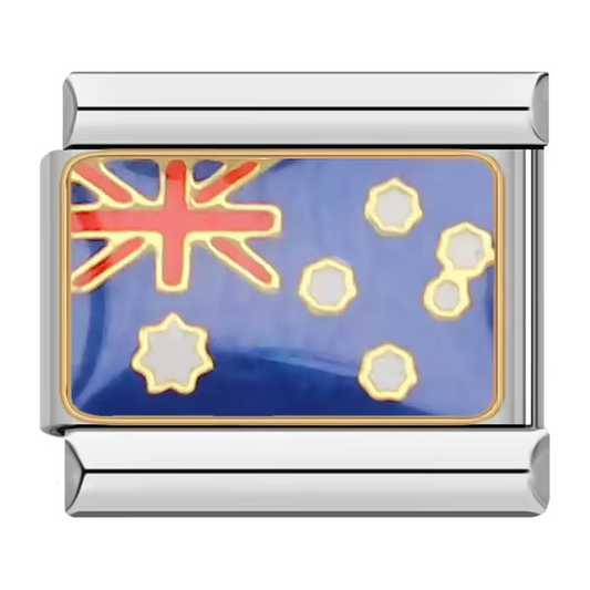 Ce charm italien argenté arbore fièrement le drapeau de la Nouvelle-Zélande, symbole d’aventure, de nature et de fierté nationale. Fabriqué en acier inoxydable de haute qualité, il combine robustesse et détails colorés pour un rendu élégant et authentique. Facile à fixer, il s’adapte parfaitement à nos bracelets composés de 17 maillons extensibles et réglables, convenant à toutes les tailles de poignet