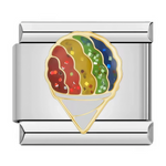 Ce charm italien met en avant une glace colorée façon sorbet arc-en-ciel, avec des vagues de rouge, jaune, vert et bleu parsemées de petits éclats brillants, le tout souligné par un contour doré chaleureux. Parfait pour les amoureux de l’été, des gourmandises et des looks fun qui veulent ajouter une touche de couleur joyeuse à leur bracelet à charms italien.