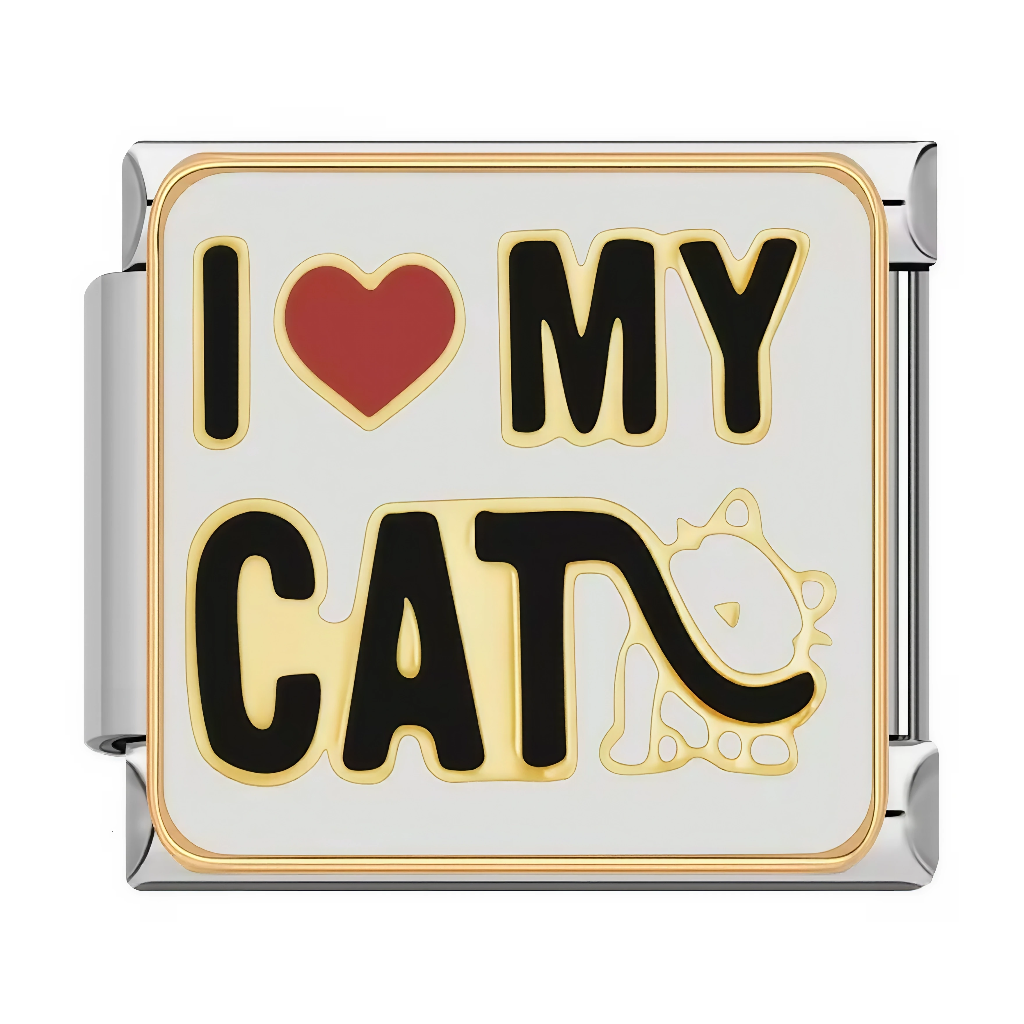 Ce charm italien proclame "I Love My Cat" avec un cœur rouge vibrant, lettres noires audacieuses sur fond blanc et un chaton mignon aux motifs tachetés et queue courbée. Idéal pour les propriétaires de chats fiers de montrer leur amour inconditionnel sur un bracelet à charms italien.