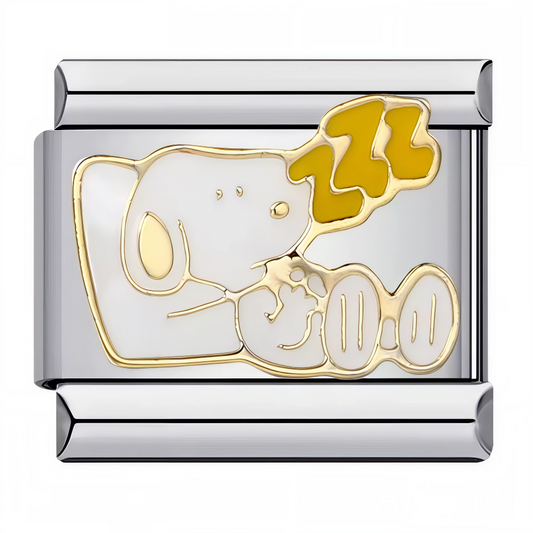 Ce charm italien tout en douceur représente Snoopy endormi, avec l’inscription « Zzz » pour illustrer son moment de repos. Fabriqué en acier inoxydable de haute qualité, il combine durabilité et détails soignés pour un effet à la fois tendre et amusant. Facile à fixer, il s’adapte à nos bracelets composés de 17 maillons extensibles et réglables, convenant à toutes les tailles de poignet. Compatible avec tous nos charms italiens, il apportera une touche cosy et attendrissante à votre collection.