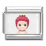 Ce charm italien irrésistible représente Sonny Angel coiffé d’un adorable bonnet framboise, symbole de douceur et de fraîcheur fruitée. Confectionné en acier inoxydable argenté de haute qualité, il séduit par ses détails raffinés et sa finition brillante qui raviront les fans de ce petit ange iconique. Facile à fixer, il s’adapte parfaitement à nos bracelets composés de 17 maillons extensibles et réglables, adaptés à tous les poignets. Compatible avec tous nos charms italiens, ce bijou est idéal pour ajoute