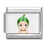 Ce charm italien plein de fraîcheur met en scène Sonny Angel coiffé d’un bonnet pastèque, avec ses couleurs vives et son style fruité emblématique. Confectionné en acier inoxydable argenté de haute qualité, il allie des détails minutieux et une finition brillante pour séduire les fans de ce petit ange culte. Facile à fixer, il s’adapte parfaitement à nos bracelets composés de 17 maillons extensibles et réglables, convenant à tous les poignets. Compatible avec tous nos charms italiens, ce bijou est parfait p