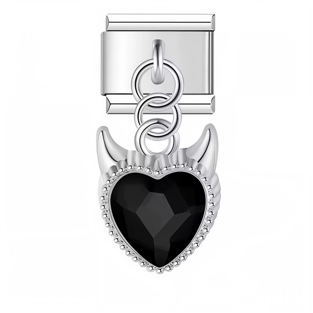 Ce charm italien pendentif séduit par son cœur noir facetté serti d’un élégant cerclage et surmonté de deux cornes argentées, symbole d’audace et de mystère. La sobriété du noir couplée à la brillance de l’argent sterling 925 en fait un accessoire raffiné et original, parfait pour personnaliser un bracelet à charms italien au style gothique ou rock. Un bijou aux finitions soignées pour affirmer son caractère avec élégance.

Caractéristiques

Matière : Argent sterling 925, cristal noir facetté
Design : Cœur 