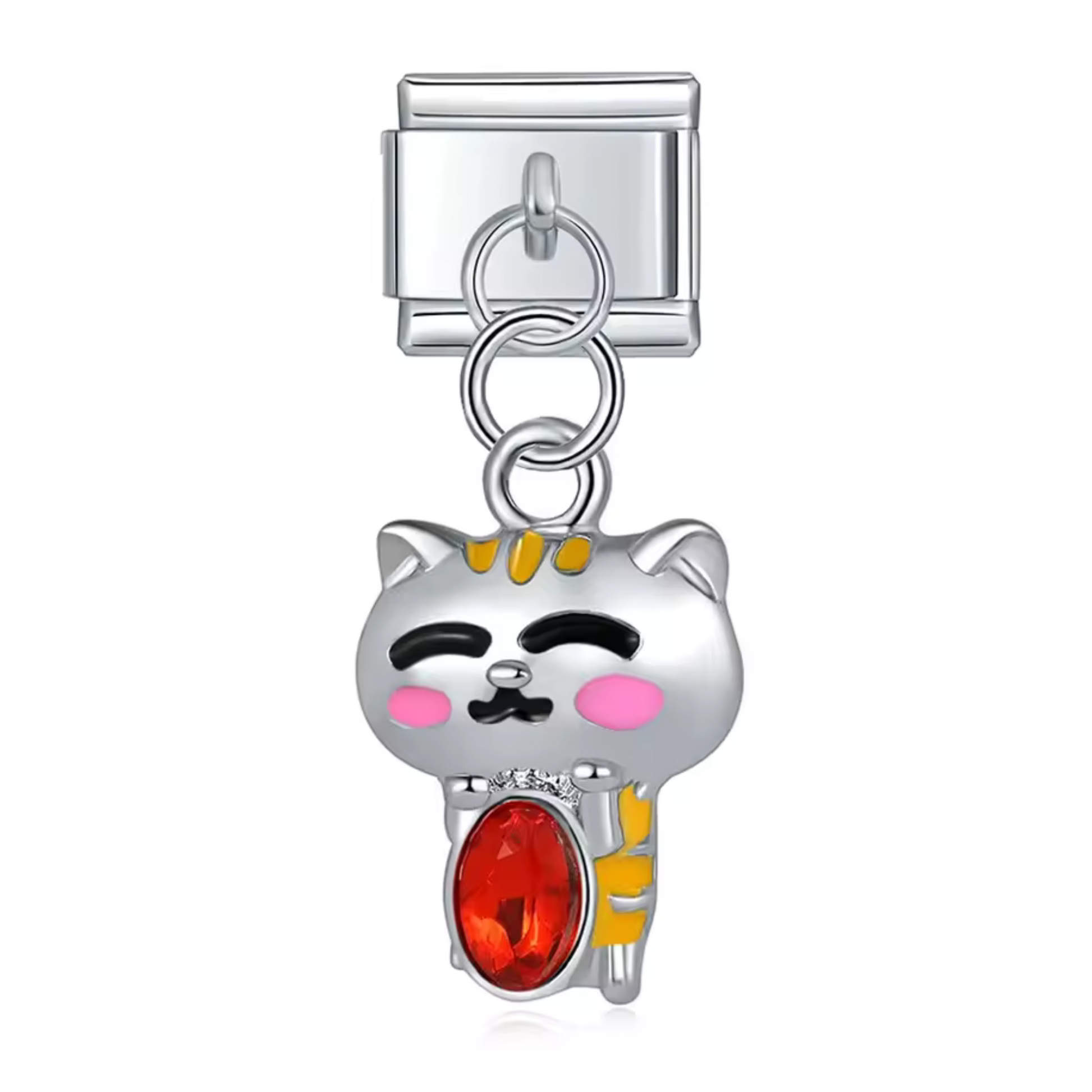 Ce charm italien pendentif en acier inoxydable argenté représente un chat délicatement sculpté, tenant entre ses pattes une pierre rouge scintillante. Ce bijou allie douceur et élégance avec une touche de mystère, parfait pour les amoureux des chats ou ceux qui aiment les détails symboliques et raffinés. Le format pendentif apporte un léger mouvement au bracelet, accentuant l’éclat de la pierre à chaque geste. Facile à accrocher, il s’adapte à nos bracelets composés de 17 maillons extensibles et réglables, 
