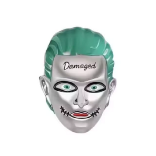 Incarnez l’esprit chaotique et imprévisible de Gotham avec ce Charm - Joker, en argent sterling S925. Inspiré par l'emblématique Prince du Crime, ce charm représente Le Joker, le plus célèbre adversaire de Batman, avec son sourire macabre et son regard malicieux. Parfait pour les fans de DC Comics et des anti-héros charismatiques, ce charm ajoutera une touche rebelle et audacieuse à votre collection.
