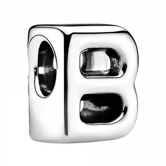 Personnalisez votre bracelet avec élégance grâce à ce charm en forme de lettre "B", réalisé en argent 925. Un bijou simple et raffiné, idéal pour exprimer votre personnalité ou offrir une attention symbolique à un être cher.