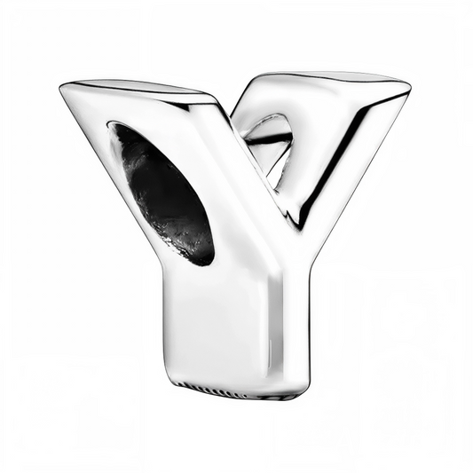 Personnalisez votre bracelet avec élégance grâce à ce charm en forme de lettre "Y", réalisé en argent 925. Un bijou simple et raffiné, idéal pour exprimer votre personnalité ou offrir une attention symbolique à un être cher.