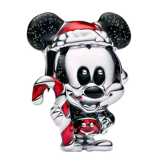 Ajoutez une touche festive et joyeuse à votre collection avec ce charm en Argent 925 (S925), représentant Mickey vêtu de sa tenue de Noël tenant un sucre d'orge. Un bijou charmant et chaleureux parfait pour célébrer la magie des fêtes sur vos bracelets et colliers.

Caractéristiques
– Matière : Argent 925 (S925).
– Design : Mickey en tenue de Noël avec sucre d'orge détaillé.
– Coloris : Argenté brillant avec touches colorées.
– Compatibilité : Convient aux bracelets à charms type Pandora et colliers.