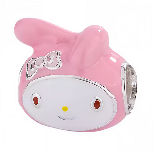 Apportez une touche kawaii et pleine de douceur à votre collection avec ce charm en Argent 925 à l’effigie de My Melody. Un bijou adorable et ludique, idéal pour les passionnés de cet univers mignon et coloré.

Caractéristiques
– Matière : Argent 925
– Design : My Melody
– Coloris : Argenté avec détails roses et blancs
– Style : Kawaii, mignon et joyeux