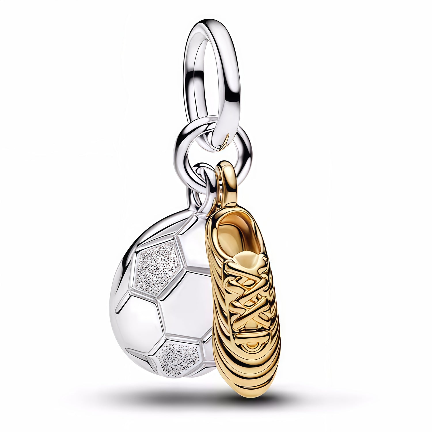 Apporte une touche sportive et élégante à ton bracelet avec ce charm pendentif associant un ballon argenté et une chaussure de foot dorée. Son design original mélange l’esprit du football avec une finition raffinée, pour un bijou à la fois dynamique et tendance. Un charm plein de personnalité, parfait pour les passionnés de foot ou pour offrir un cadeau symbolique et stylé.

Caractéristiques :

-&nbsp;Matière : Argent 925.
-&nbsp;Design : Pendentif avec ballon argenté et chaussure de foot dorée, finition br