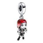 Apporte une touche puissante et élégante à ton bracelet avec ce charm pendentif Black Widow. Inspiré de l’univers Marvel, ce bijou en argent 925 met en valeur Black Widow avec sa chevelure rousse et son costume noir emblématique, pour un rendu à la fois moderne et affirmé. Un charm original et symbolique, parfait pour les fans de Marvel et des pièces de caractère.

Caractéristiques :

- Matière : Argent 925 avec détails en résine façon émail.
- Design : Black Widow avec finitions soignées.
- Dimensions : Ta