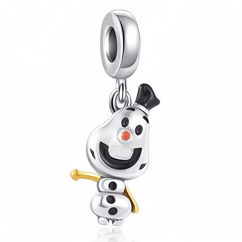 Ce charm hivernal joyeux expose un bonhomme de neige rondouillard au sourire radieux et chapeau noir rigolo, formé de trois boules blanches superposées avec boutons noirs et nez orange vif. Un bras levé tient une brindille jaune comme balai, tout pendu à un anneau argenté marqué S925 pour une accroche facile. Symbole de fêtes enneigées et bonne humeur glacée, il illumine les bracelets d'une magie hivernale enchantée.

Caractéristiques

Matière : Argent 925 (S925) avec émail blanc, noir, orange et jaune.
Des