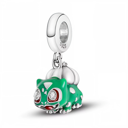 Ajoutez une touche de nature et de tendresse à votre collection de bijoux avec ce charm pendentif en argent 925 représentant Bulbizarre, le petit Pokémon plante au charme unique. Symbole de croissance et d’harmonie, ce bijou finement travaillé est parfait pour les amoureux de la nature et les fans de pièces originales et pleines de caractère.