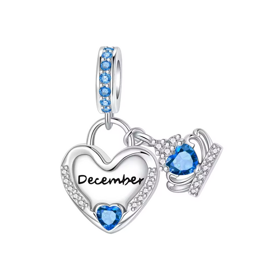 Terminez l’année avec élégance grâce à ce charm pendentif en argent 925 en forme de cœur, délicatement serti de strass bleus scintillants. Au centre, l’inscription « December » gravée ajoute une touche personnalisée, tandis que la pierre bleue en forme de cœur symbolise la sérénité et la sagesse. Ce charm pendentif est idéal pour célébrer un anniversaire de décembre ou offrir un cadeau unique, riche en signification et en raffinement.