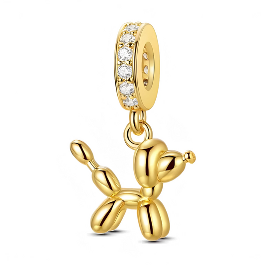Osez l’éclat et l’originalité avec ce charm pendentif en argent 925, représentant un&nbsp;chien ballon gonflable à l’allure artistique et décalée. Inspiré de l’univers pop art, ce bijou doré attire tous les regards avec son design à la fois espiègle et raffiné. Une pièce audacieuse, parfaite pour illuminer vos bracelets et colliers d’une touche d’humour chic et de créativité.