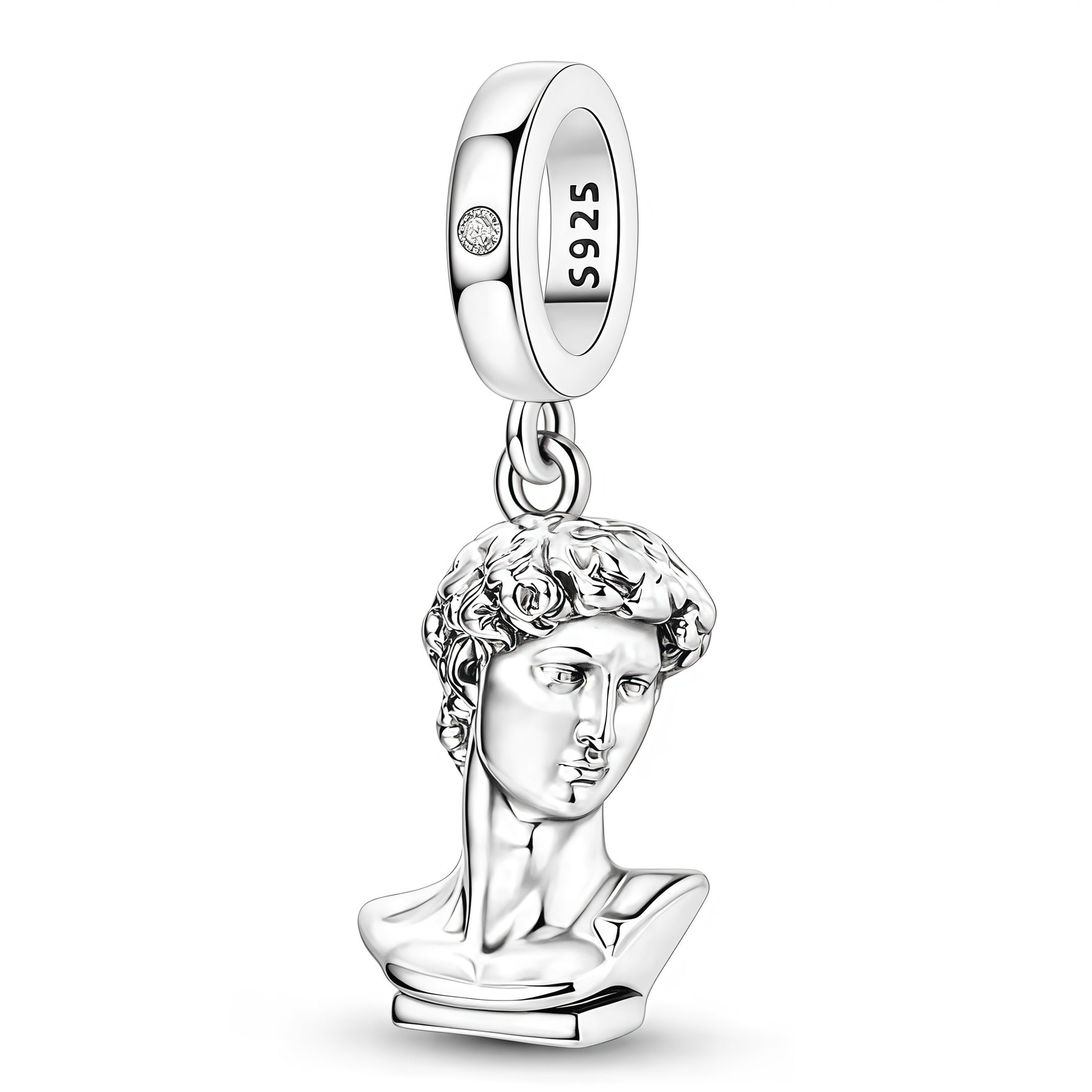 Charm pendentif élégant représentant le célèbre David, inspiré de la sculpture emblématique de Michel-Ange. Finement travaillé en argent 925, ce pendentif reproduit les traits sculpturaux et les détails raffinés de cette œuvre mythique, pour un bijou au style artistique et intemporel.

Caractéristiques :

- Matière : Argent 925.
- Design : Buste de David inspiré de la célèbre sculpture de Michel-Ange.
- Style : Artistique, classique, élégant et intemporel.
- Symbolique : Force, courage, beauté, confiance et