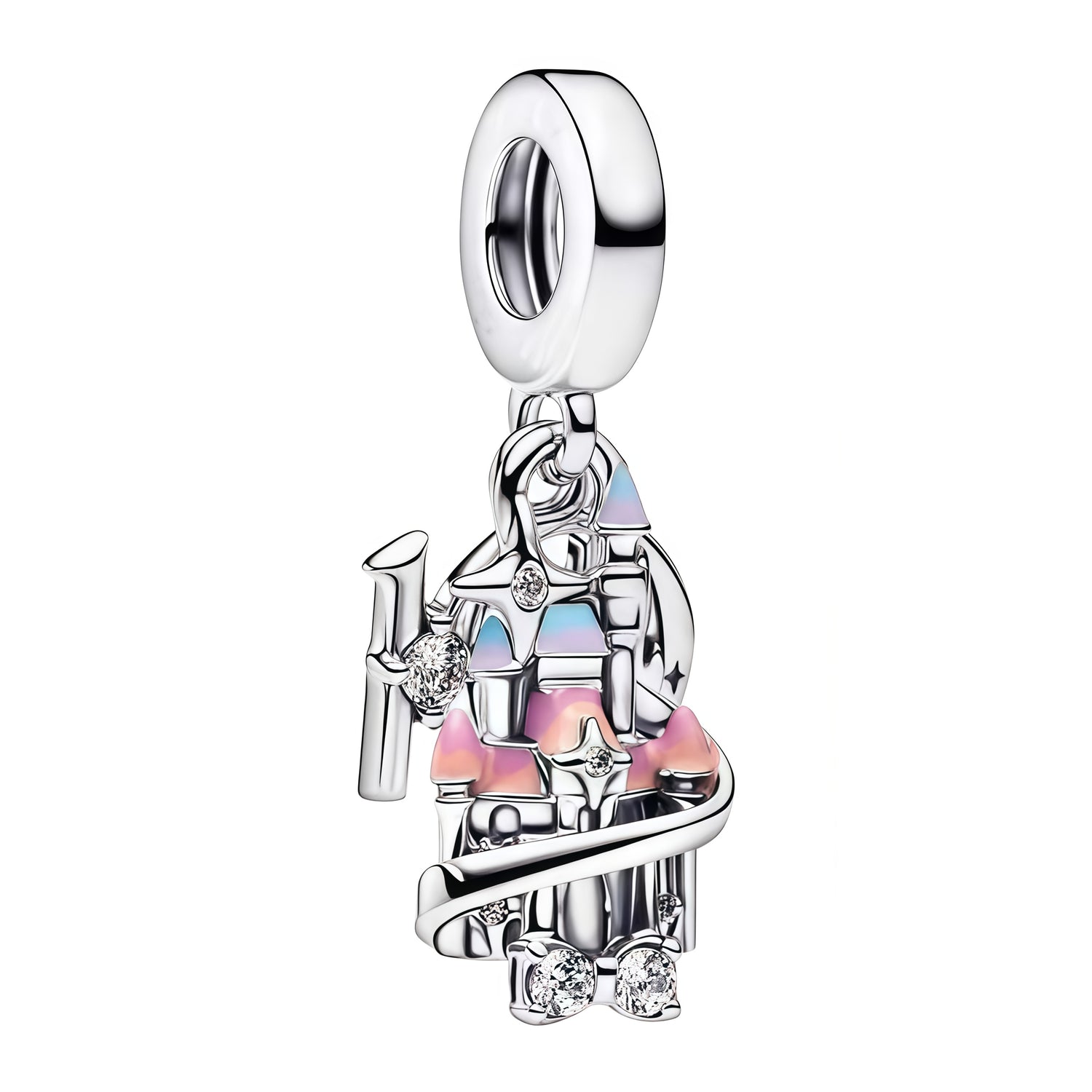 Apporte une touche féerique et collector à ton bracelet avec ce charm célébrant les 10 ans de Disneyland Shanghai. Son design raffiné, mêlant château stylisé, détails pastel et finition argentée, évoque la magie du parc, les souvenirs d’enfance et l’univers enchanteur de Disney. Un bijou symbolique et précieux, parfait pour les fans de l’univers Disney et des éditions anniversaire.

Caractéristiques :

-&nbsp;Matière : Argent 925.
-&nbsp;Design : Charm anniversaire avec château et détails colorés.
-&nbsp;Di