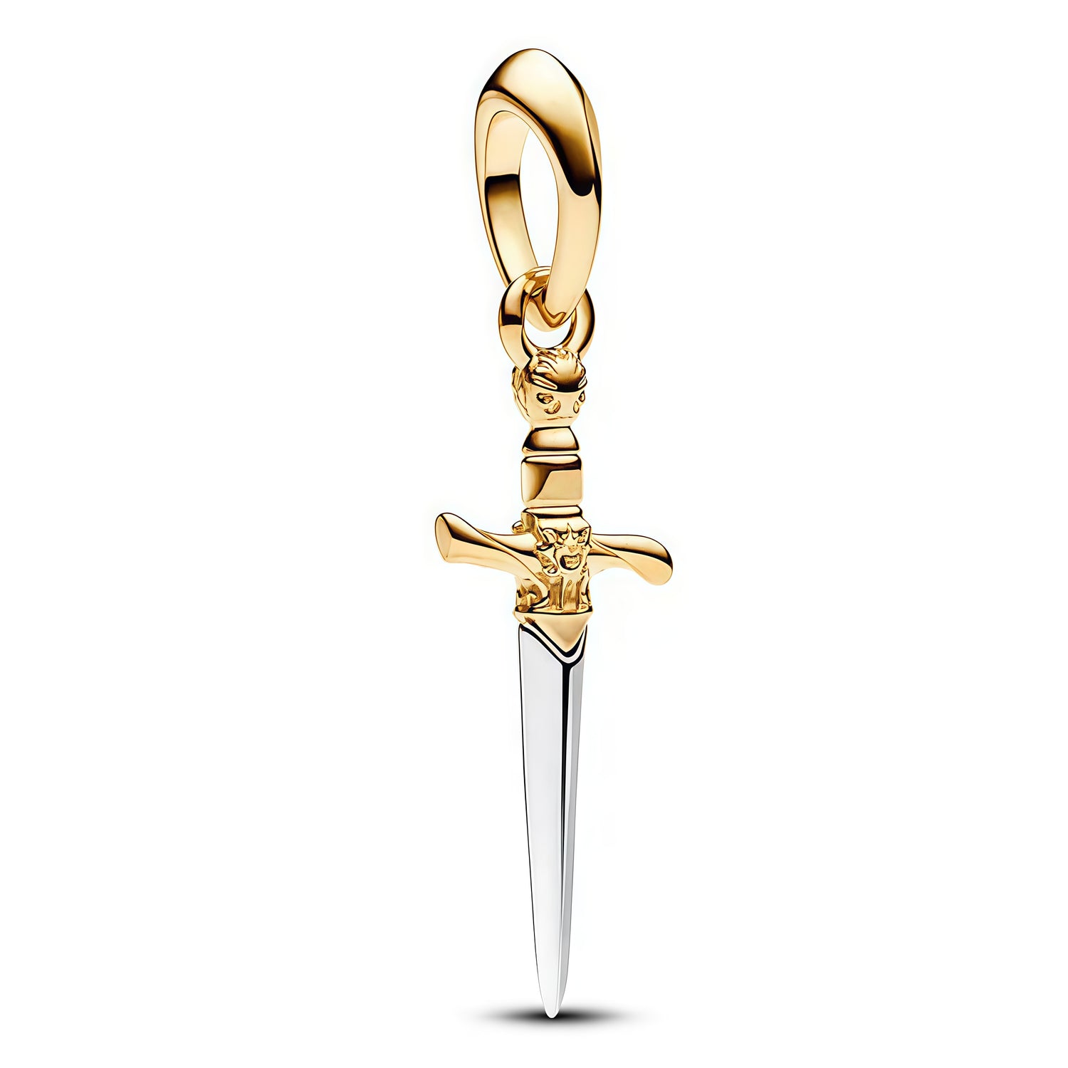 Apporte une touche forte et symbolique à ton bracelet avec ce charm pendentif inspiré de l’épée Aiguille d’Arya Stark. Tiré de l’univers Game of Thrones, ce bijou en argent 925 et plaqué or met en valeur l’arme emblématique d’Arya, symbole de courage, de résilience et de détermination. Un charm original et puissant, parfait pour les fans de la Maison Stark et des pièces de caractère.

Caractéristiques :

- Matière : Argent 925.
- Design : Épée Aiguille d’Arya Stark avec finitions soignées.
- Dimensions : Ta