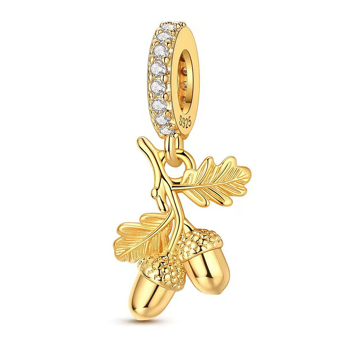 Charm pendentif élégant représentant deux glands accompagnés de feuilles de chêne, finement travaillés en argent 925. Son design inspiré de la nature, avec ses détails délicats et sa finition dorée, apporte une touche chaleureuse, raffinée et intemporelle à votre bracelet ou collier.

Caractéristiques :

- Matière : Argent 925.
- Design : Deux glands accompagnés de feuilles de chêne finement détaillées.
- Style : Naturel, élégant, automnal et raffiné.
- Symbolique : Force, protection, croissance, longévité 