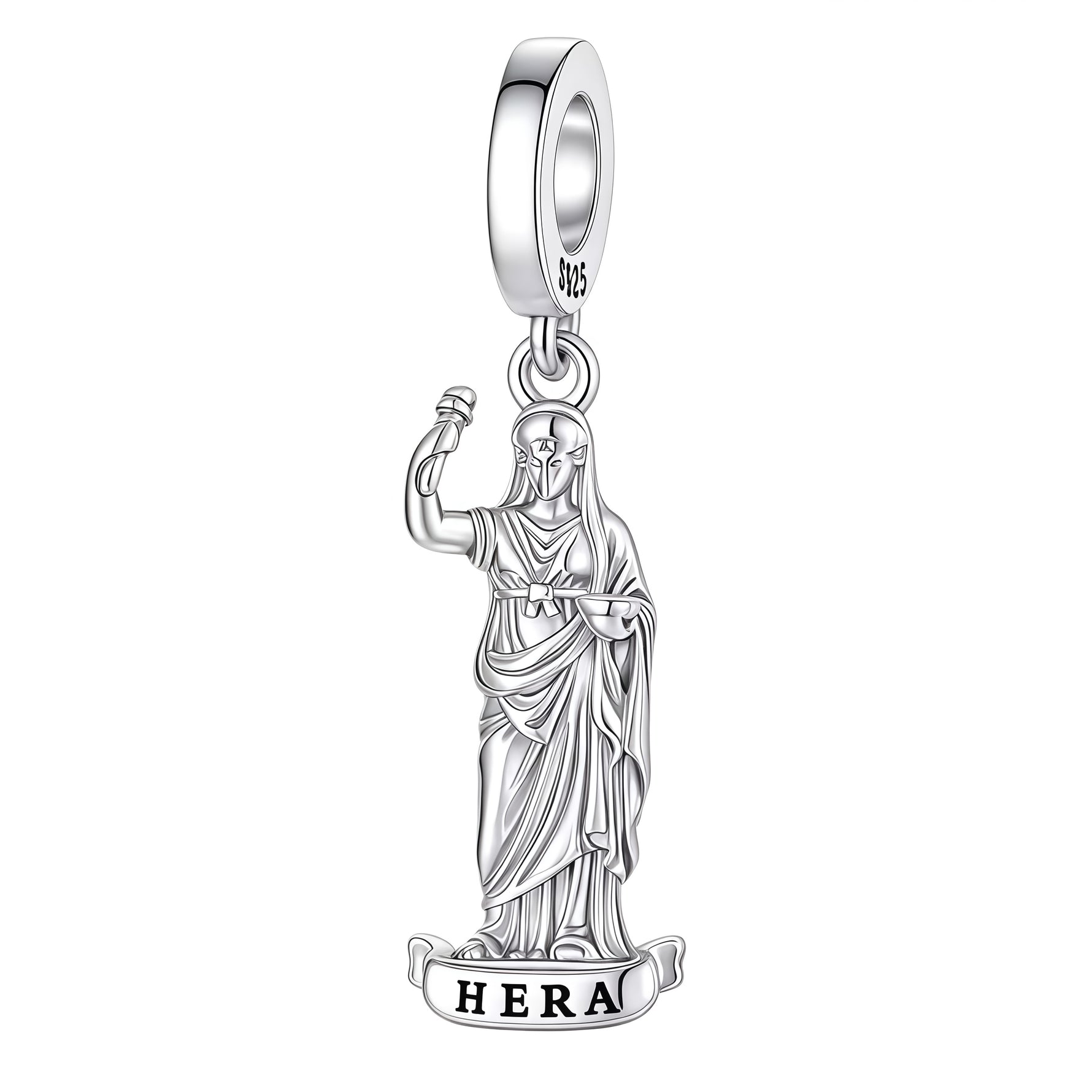 Charm pendentif majestueux représentant Héra, reine des dieux dans la mythologie grecque. Finement travaillé en argent 925, ce pendentif représente la déesse vêtue d’une longue robe drapée et coiffée d’un casque, dans une posture élégante et imposante. L’inscription « HERA » vient compléter ce design inspiré de l’Antiquité.

Caractéristiques :

- Matière : Argent 925.
- Design : Héra représentée dans une tenue antique avec l’inscription « HERA ».
- Style : Mythologique, majestueux, élégant et intemporel.
- 